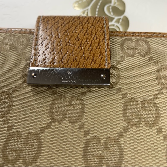 Gucci Tan and Brown Wallets with Iconic Monogram - Picture 10 of 12